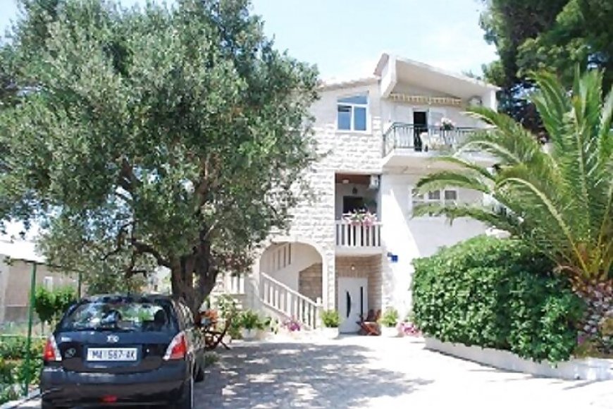 Vila Apartmani Sumic Makarska