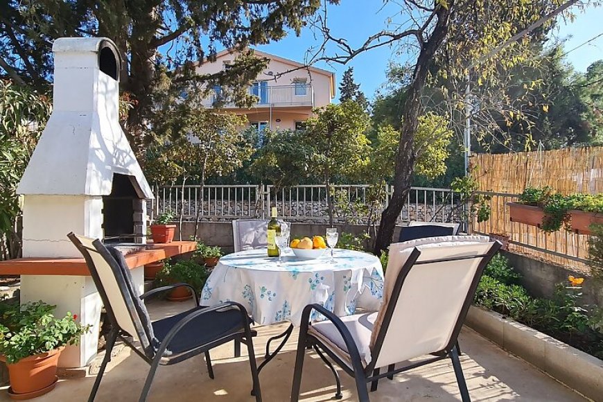 Apartment Close to the beach Stari Grad