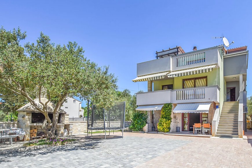 Apartments Yelkouan Biograd