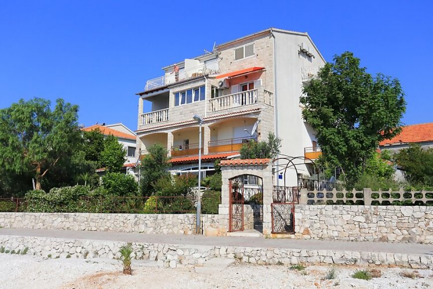 Apartmanok A Tenger Mellett Seget Donji, Trogir - 19351 Seget Donji