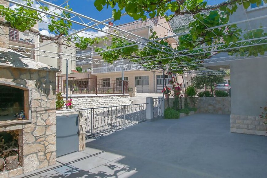 Apartment Anica Omis