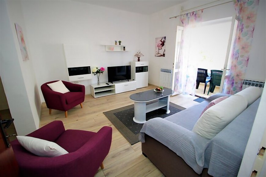 Apartmanok és Szobák Parkolóhellyel Pag - 13060