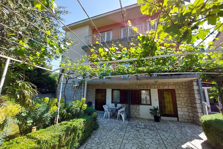 Apartments Divano Selce