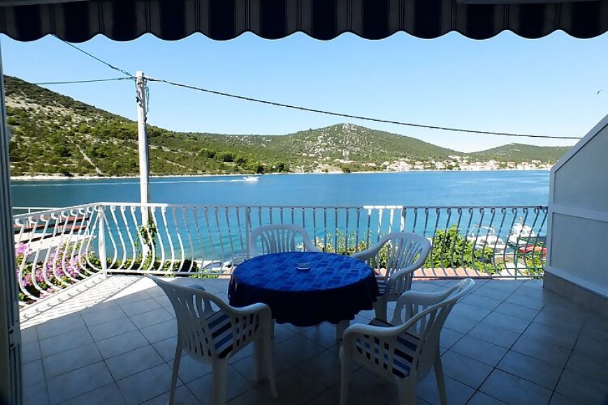 Apartmanok A Tenger Mellett Vinisce, Trogir - 19014 Vinišće