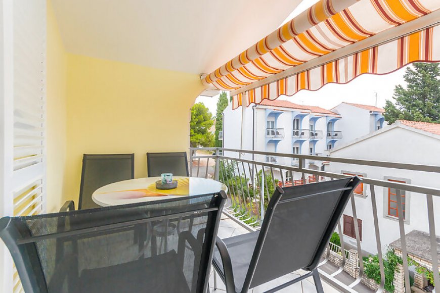 Apartman Sveti Filip i Jakov - CDA811