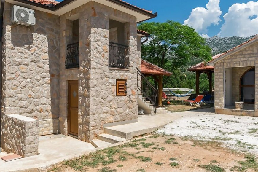 House Paklenica Stone I Seline