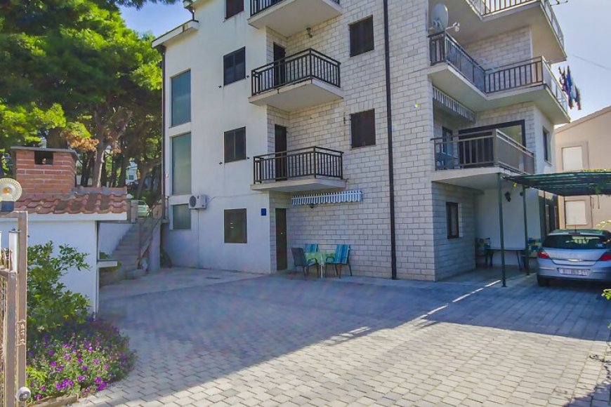 Apartments Marinko Makarska