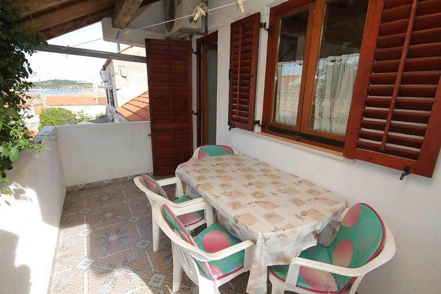 Apartmanok Parkolóhellyel Vis - 2435