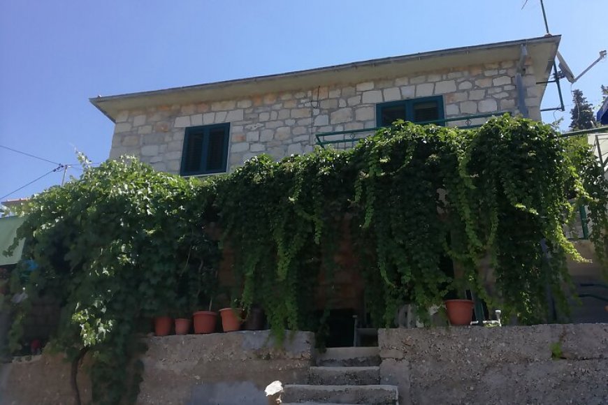 Apartmanok Parkolóhellyel Postira, Brac - 12051 Postira