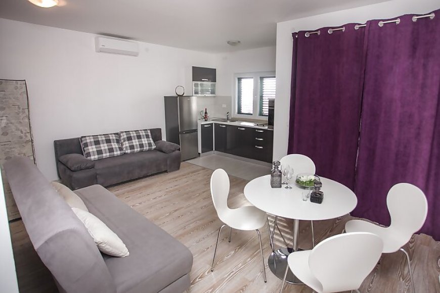 Apartmanok Parkolóhellyel Sumpetar, Omis - 14941 Sumpetar