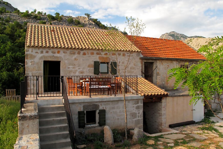 House POJATA Starigrad Paklenica