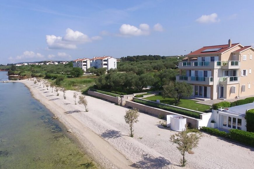 Apartments Citrine on the beach Biograd