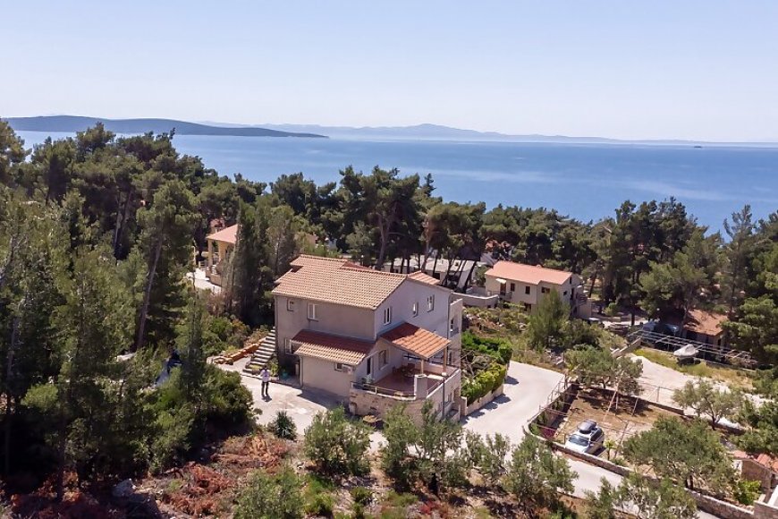 Apartmanok Parkolóhellyel Ivan Dolac, Hvar - 15784 Ivan Dolac