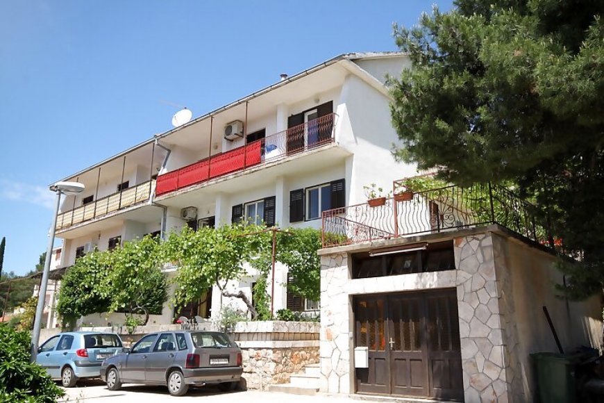 Apartmanok Parkolóhellyel Jelsa, Hvar - 8803 Jelsa