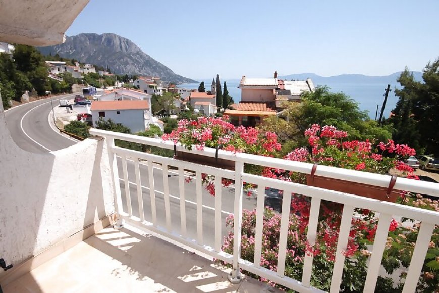 Apartmanok A Tenger Mellett Brist, Makarska - 6813 Brist