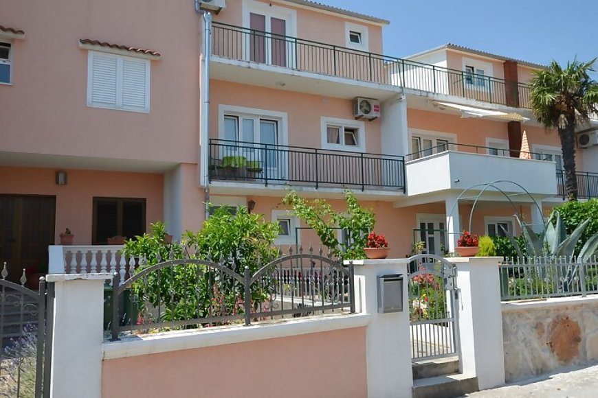 Apartments and Room Zinka Vodice