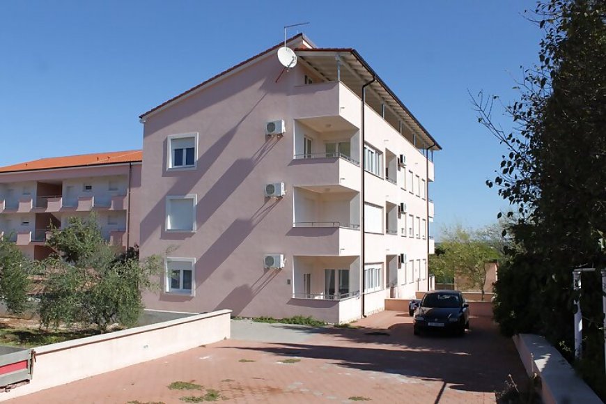 Apartmanok Parkolóhellyel Kraj, Pasman - 3459 Kraj