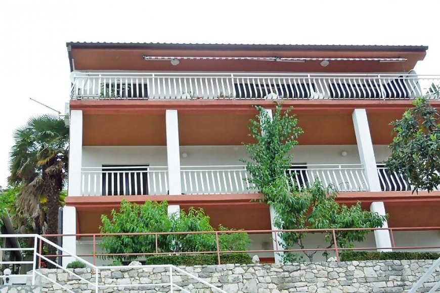 Apartments Elide Rabac