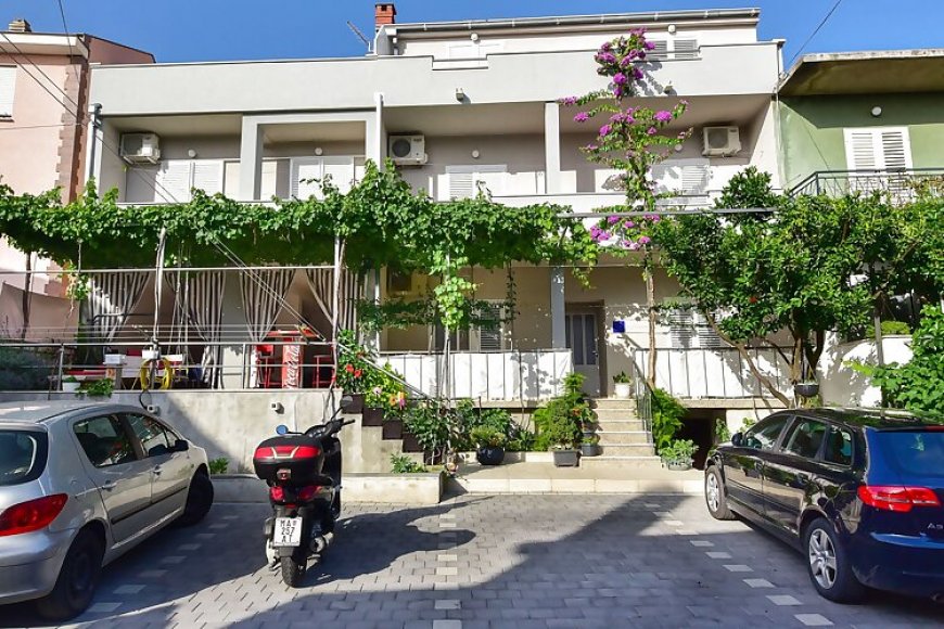 Apartments Bernarda Makarska