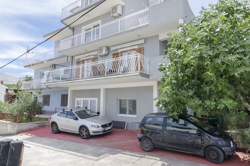 Apartments Hali Arbanija