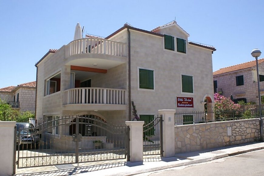 Apartmanok A Tenger Mellett Supetar, Brac - 4274 Supetar