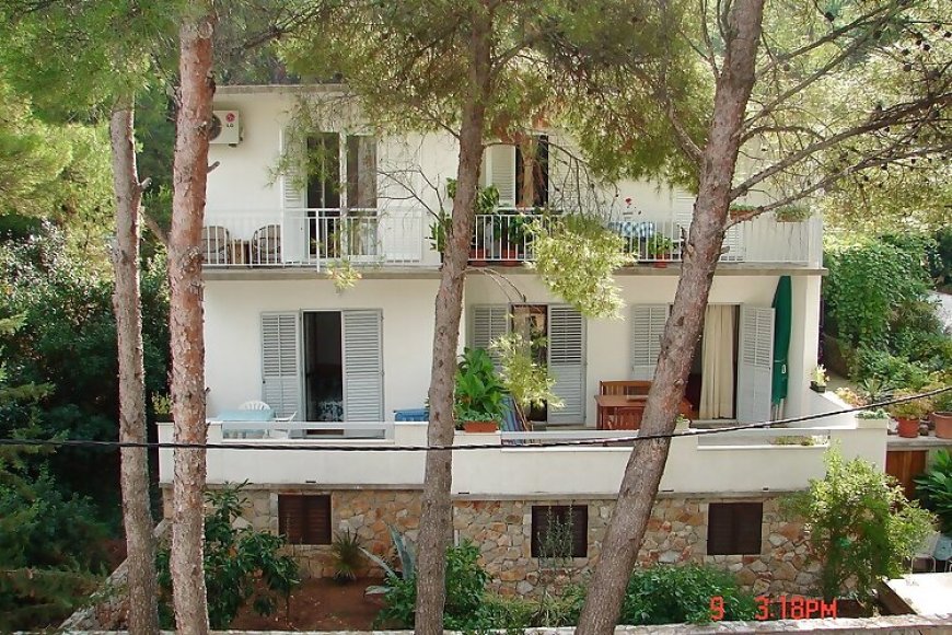 Apartmanok A Tenger Mellett Jelsa, Hvar - 15073 Jelsa