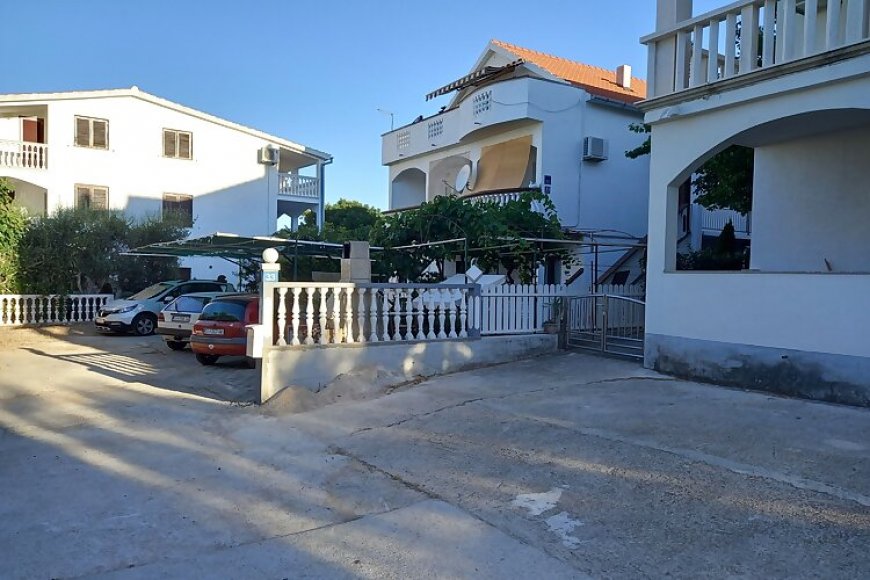 Apartmani Zlotrg Vodice