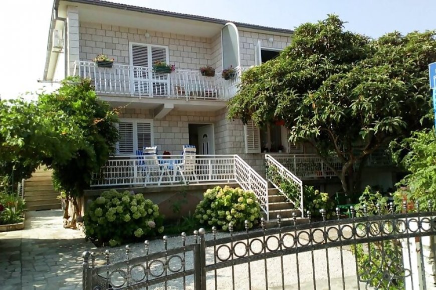 Apartmanok Parkolóhellyel Mirca, Brac - 730 Mirca