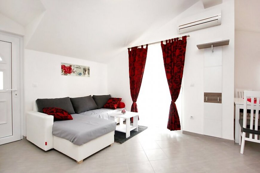 Apartmanok A Tenger Mellett Vinisce, Trogir - 10008 Vinišće