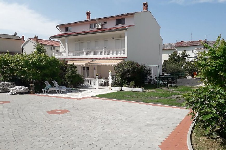 Apartmanok Parkolóhellyel Palit, Rab - 4990 Palit