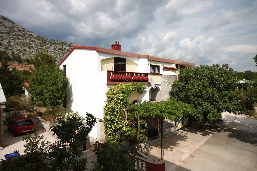 Apartmanok Parkolóhellyel Starigrad, Paklenica - 6618 Starigrad