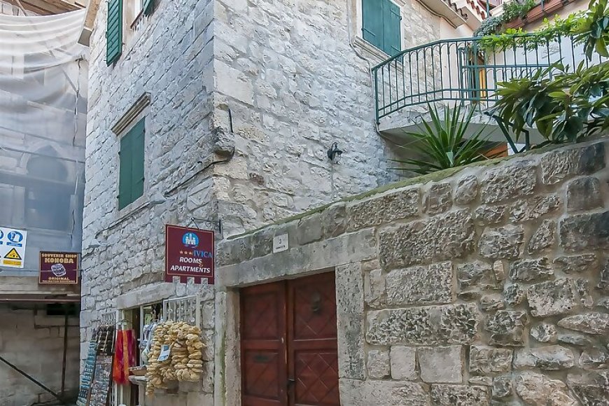 Apartment and Room Ivica Trogir