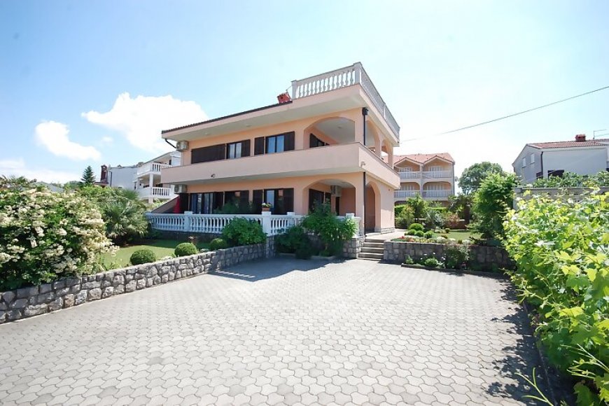 Apartments Fugosic Njivice