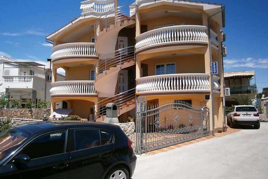 Apartmani Ani Vodice