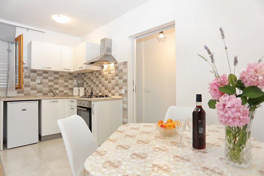 Apartmanok Parkolóhellyel Podstrana, Split - 17586 Podstrana