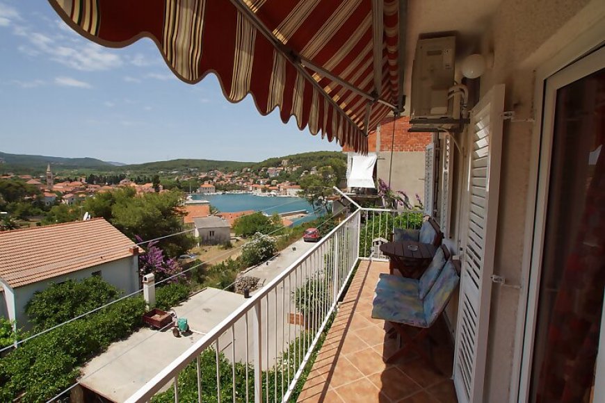 Apartmanok Parkolóhellyel Jelsa, Hvar - 4019 Jelsa