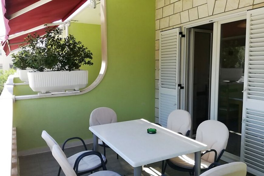 Apartmanok Parkolóhellyel Omis - 5246 Omiš