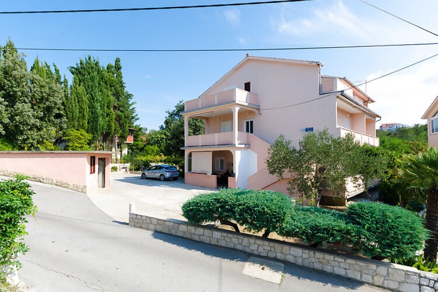 Apartments Slavica Lopar