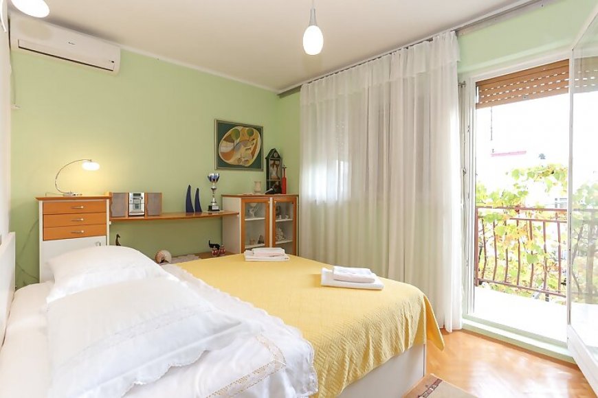 Apartmanok Parkolóhellyel Trogir - 12695