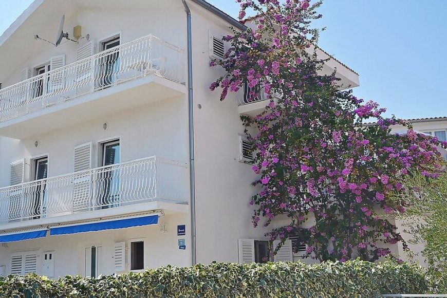 Apartments Šime Srima