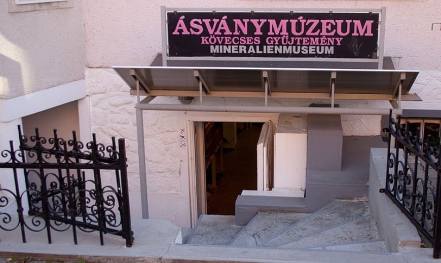 Museum of Minerals - Ásványmúzeum